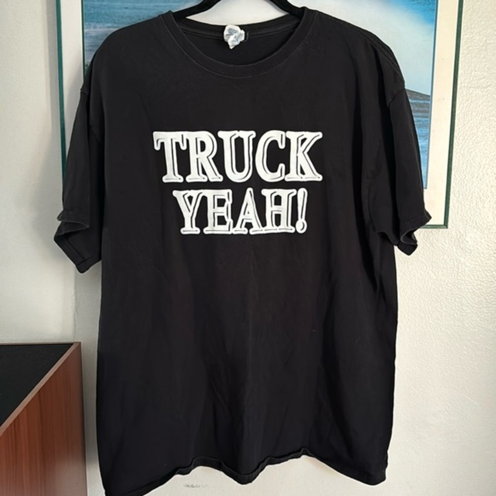 Men’s novelty tee Truck Yeah size xl